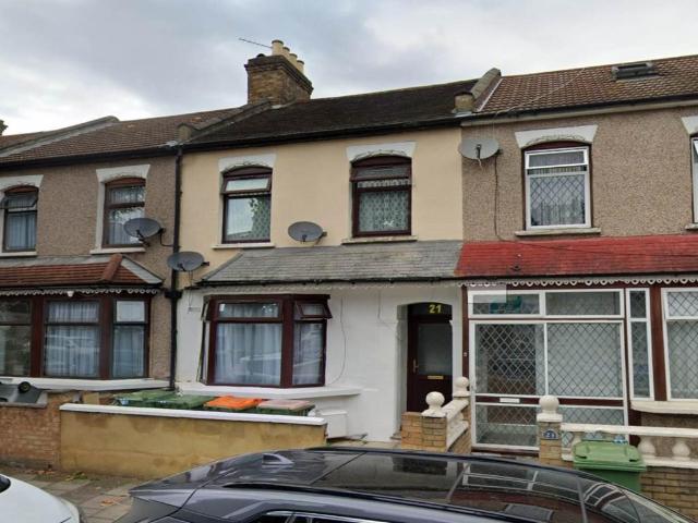 Apartment for rent in Upton, Greater London