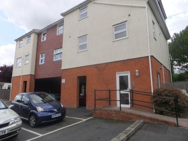 Apartment for rent in Brook Street, Bourne Vale