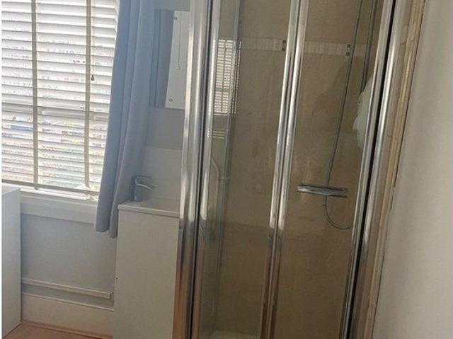 Room for rent in Thames View, Greater London