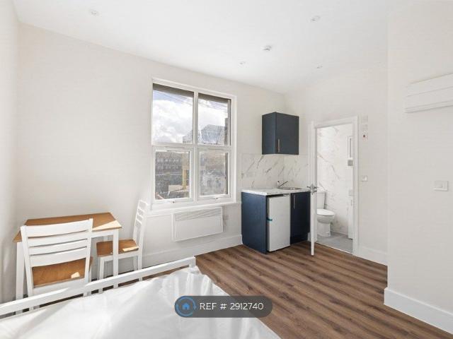 Studio for rent in Thames View, Greater London