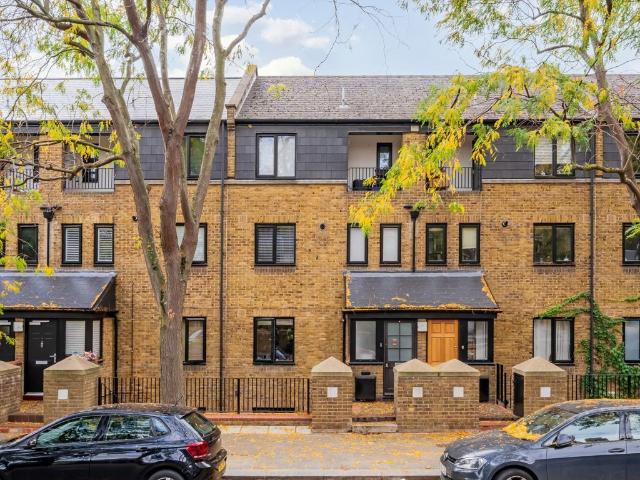 Apartment for rent in Swinbrook Estate, Greater London