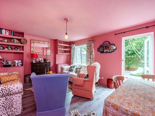 Apartment for rent in Swinbrook Estate, Greater London