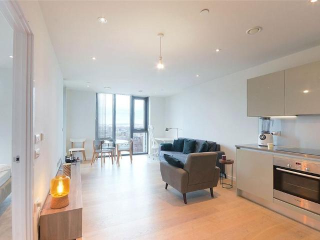 Apartment for rent in Elephant and Castle, Greater London