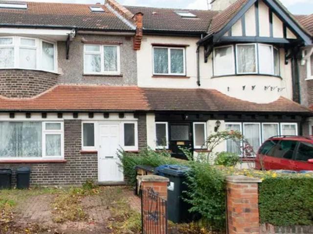 House for rent in London Borough of Ealing, Park Royal