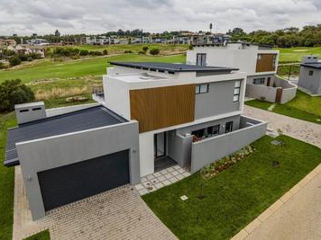 House for sale in Roodepoort, City of Johannesburg Metropolitan Municipality