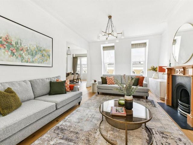 Apartment for rent in South Kensington, Greater London
