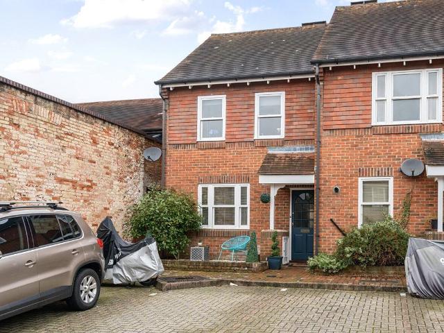 House for rent in Fole, Surrey
