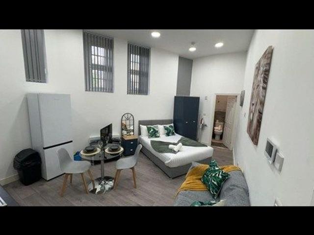 Studio for rent in Lee Bank, Greater Manchester