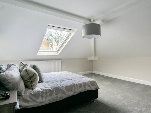 Room for rent in Alstone, Golden Valley