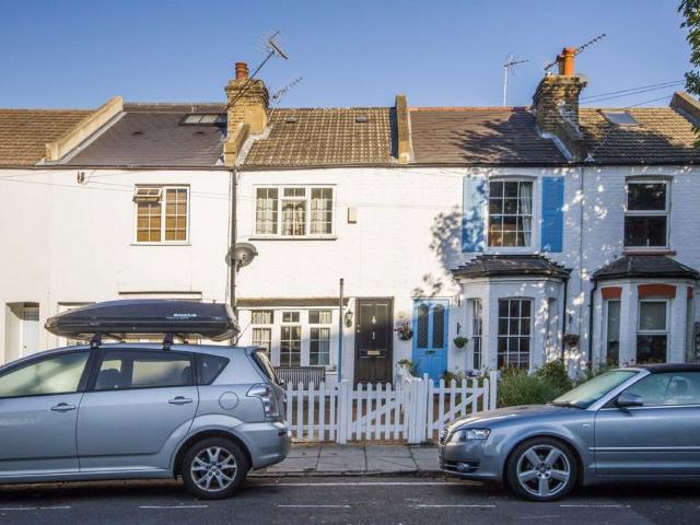 Apartment for rent in North Sheen, Greater London