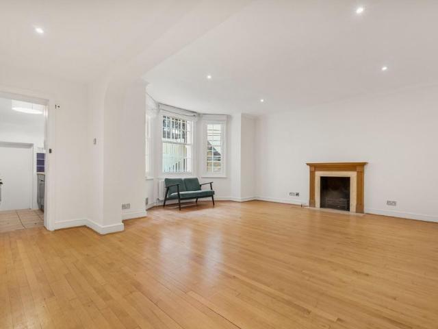 Apartment for rent in Peabody Estate, Greater London