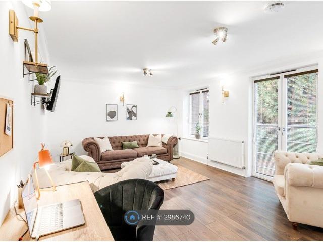 Apartment for rent in Heigham Grove, East Bank