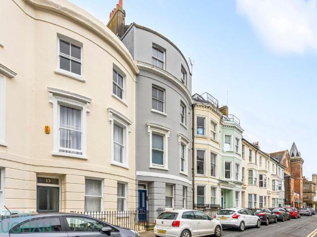 Studio for rent in Kemptown, Brighton & Hove