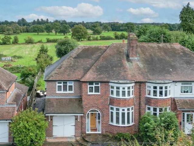 House for sale in Bromsgrove, Worcestershire