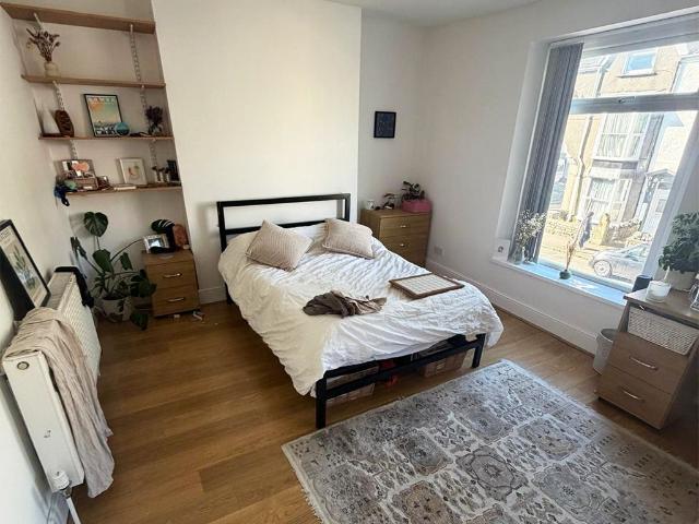 House for rent in Nangreaves, Wales