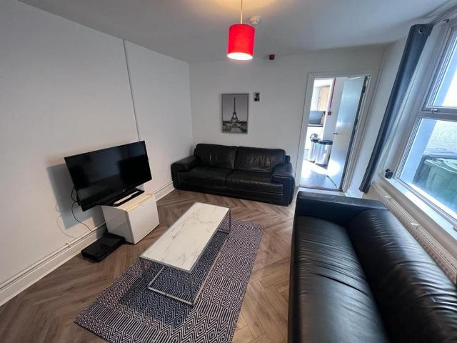 House for rent in Nangreaves, Wales