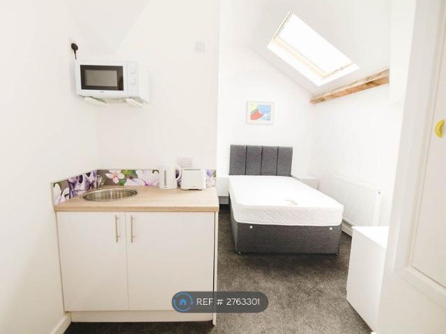 Room for rent in Nangreaves, Wales