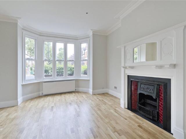 Apartment for rent in North Kensington, Greater London