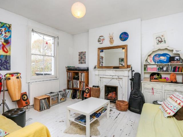 Apartment for rent in North Kensington, Greater London