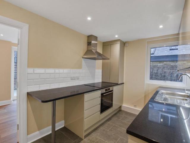 Apartment for rent in Silchester Estate, Greater London