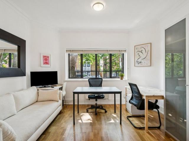 Apartment for rent in North Kensington, Greater London