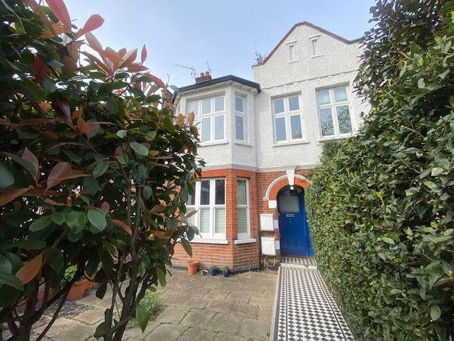 Apartment for rent in North Kensington, Greater London