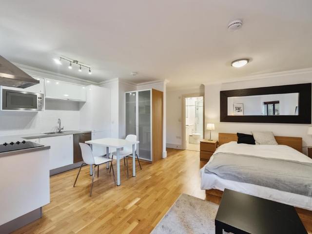 House for rent in North Kensington, Greater London