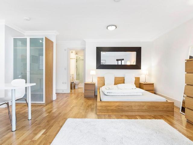 Studio for rent in North Kensington, Greater London