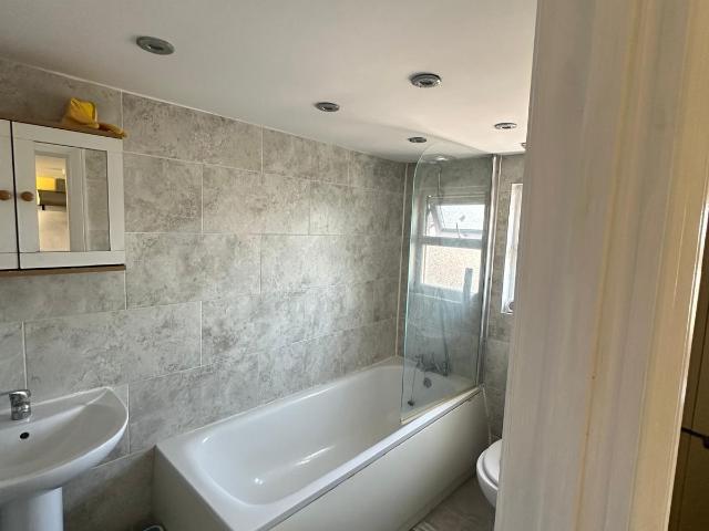Studio for rent in Gants Hill, Greater London