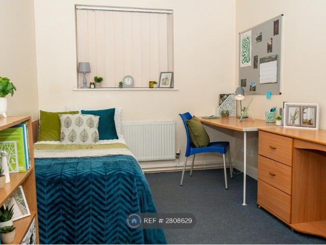 Room for rent in Roby Mill, Lancashire