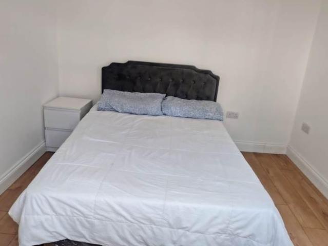 House for rent in London Borough of Hounslow, Greater London