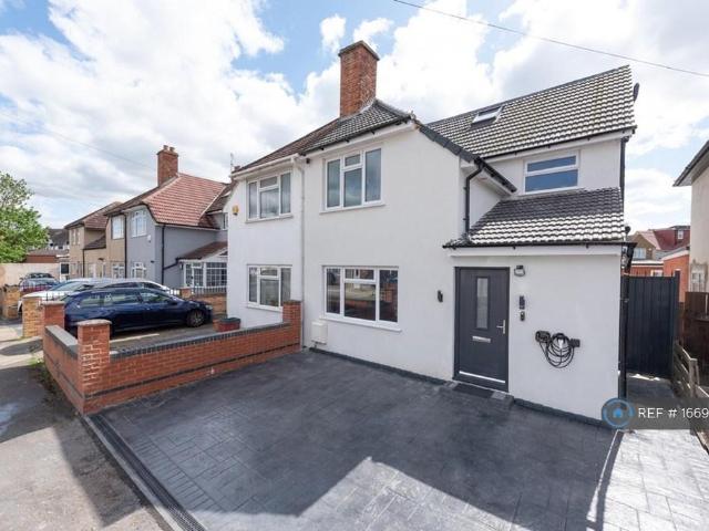 House for rent in London Borough of Hounslow, Greater London