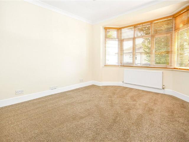 Apartment for rent in Lower Halliford, Surrey