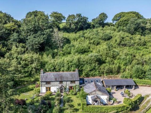 House for sale in Lamellion, Cornwall