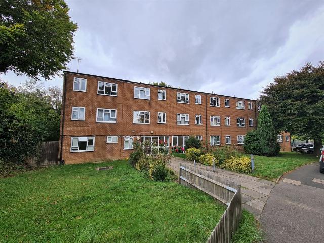 Studio for rent in Spring Park, Luton