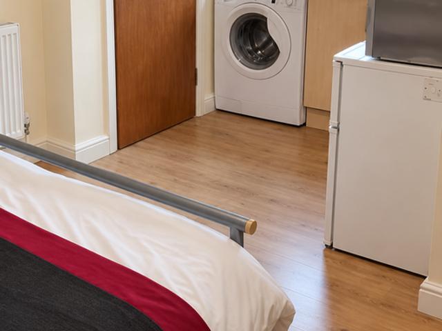 Studio for rent in Hill Top, Leeds