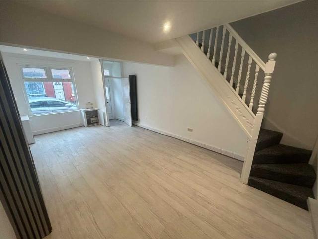 Apartment for rent in Stoneycroft, Calderstones