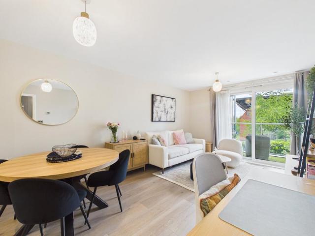 Apartment for rent in Maidenhead, Isle Of Man