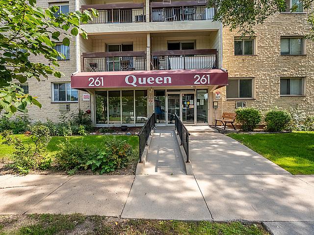 Condo for sale in East St. Paul, Manitoba