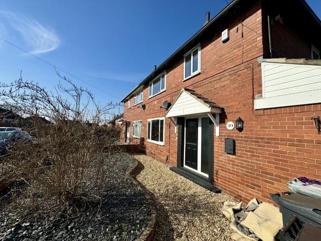 House for rent in The Green, Leeds