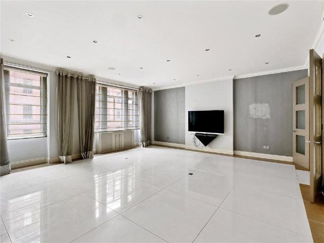 Apartment for rent in St. James's, Greater London