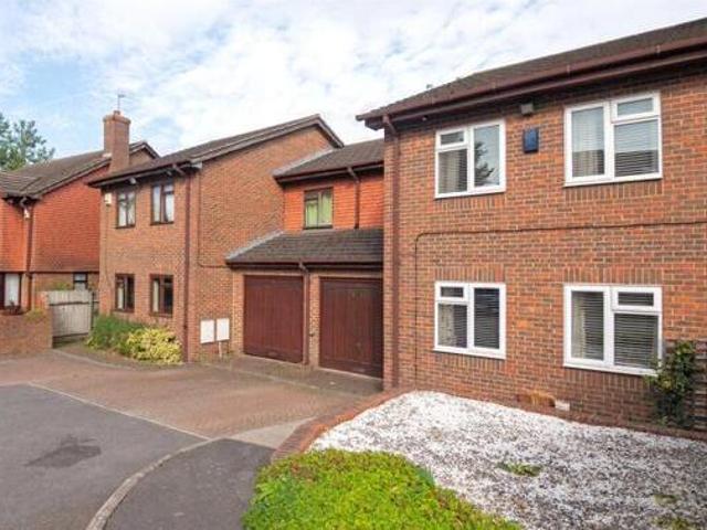 House for sale in Royal Borough of Kingston upon Thames, Greater London