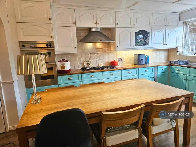 House for rent in Royal Borough of Kingston upon Thames, Greater London