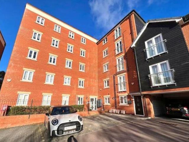 House for sale in Northampton, Northamptonshire