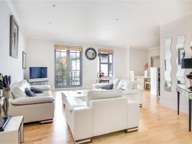 Apartment for rent in Park Central, Birmingham