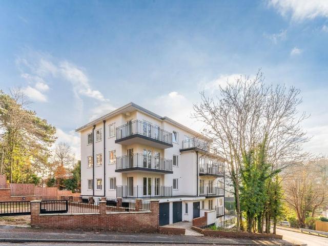 Apartment for rent in London Borough of Croydon, Kenley