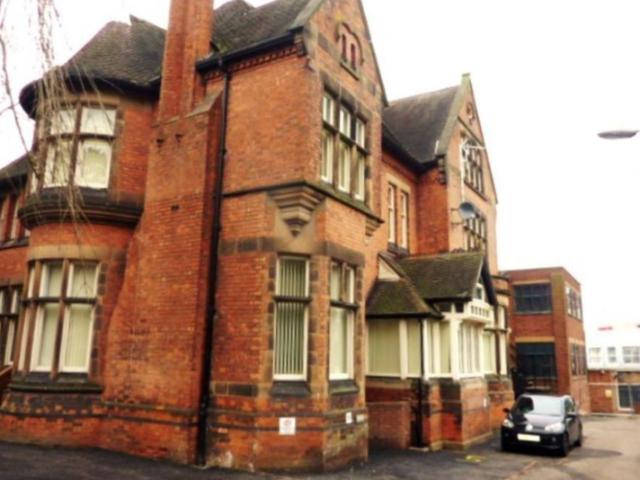 Apartment for rent in Dixons Green, West Midlands