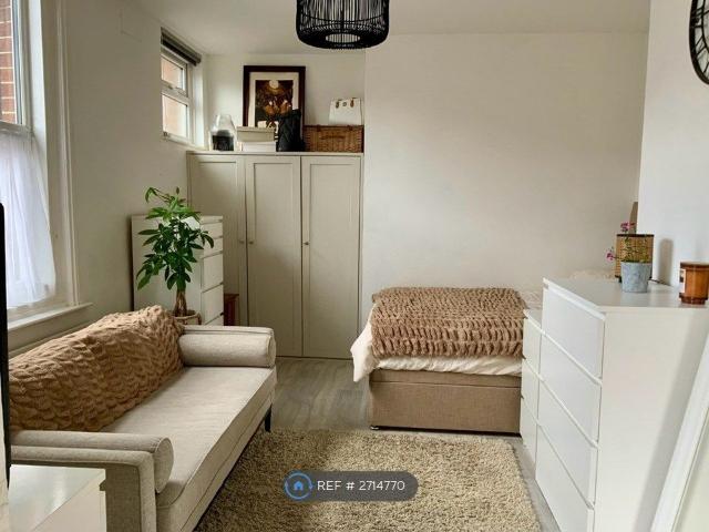 Studio for rent in Blackwell, Perryfields