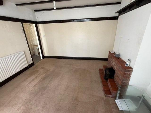 House for rent in Dixons Green, West Midlands