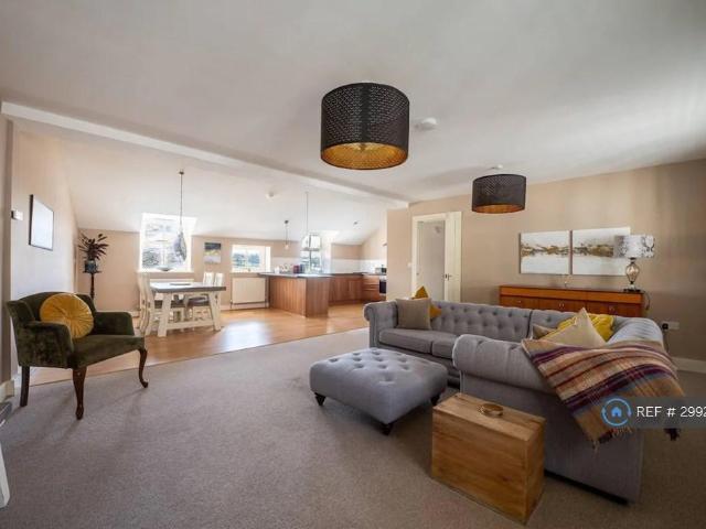 Apartment for rent in Narberth, Wales
